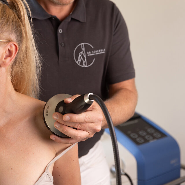 Anwendung Stosswellentherapie